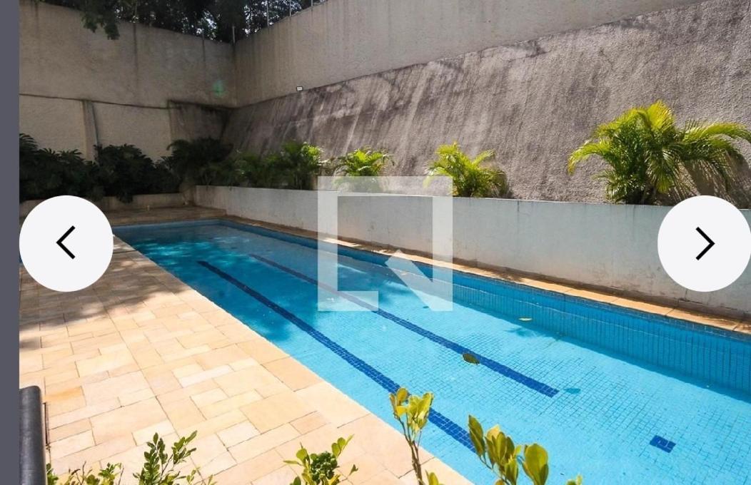 Apartment Inteiro, A Familia